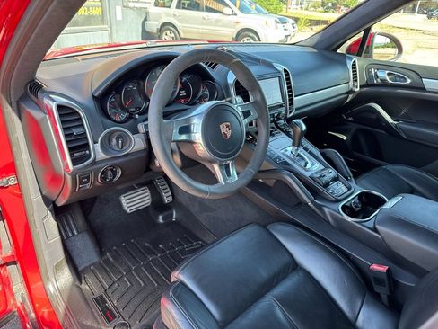 Used 2013 Porsche Cayenne GTS AWD/4WD image 11