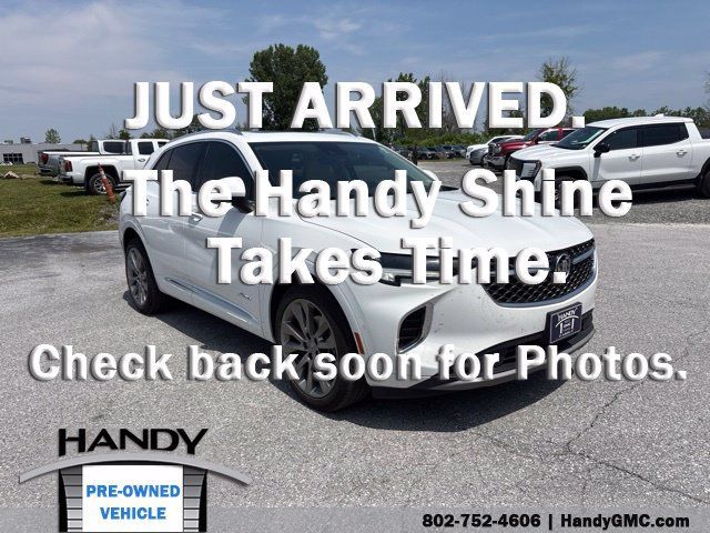 Used 2022 Buick Envision Avenir w/ Technology Package II AWD/4WD image 1