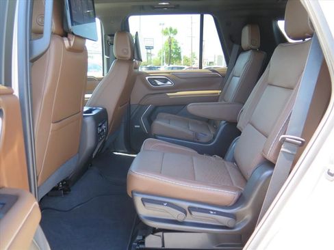Used 2021 Chevrolet Tahoe High Country w/ Premium Package AWD/4WD image 24
