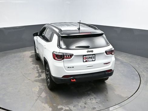 Used 2025 Jeep Compass Trailhawk image 47
