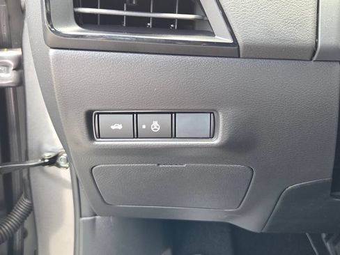 New 2026 Nissan Sentra SV w/ SV Convenience Package FWD image 25