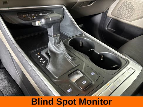Used 2026 Kia Carnival FWD image 19