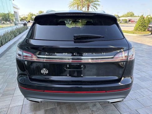 Certified 2022 Lincoln Nautilus FWD w/ Premium Package image 3