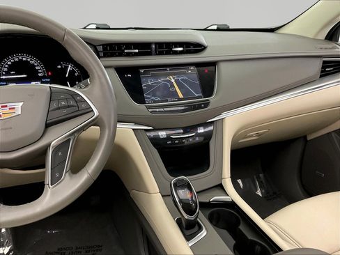 Used 2019 Cadillac XT5 Luxury FWD image 9