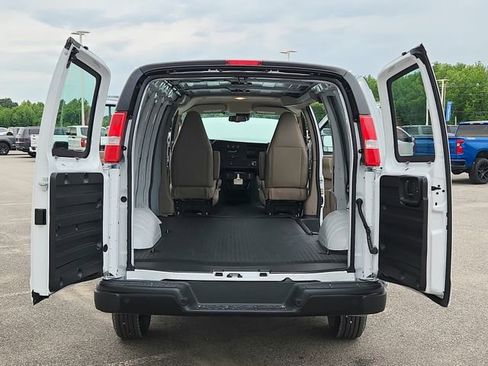 New 2026 Chevrolet Express 3500 RWD image 13