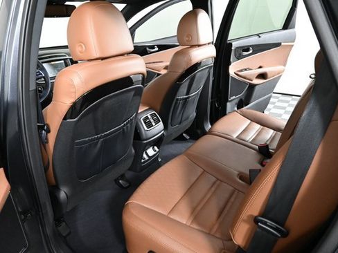 Used 2019 Kia Sorento SX image 20