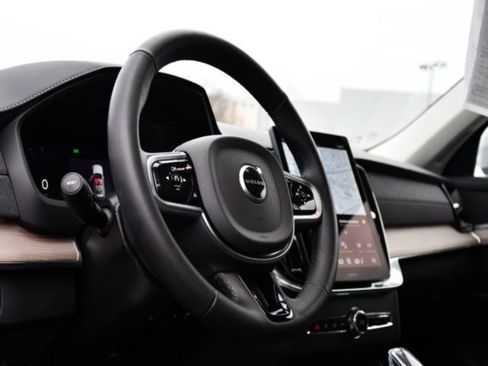 Certified 2025 Volvo XC90 B6 Plus image 10