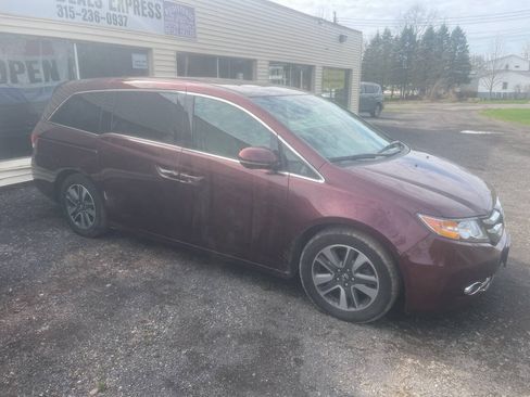 Used 2016 Honda Odyssey Touring Elite image 3
