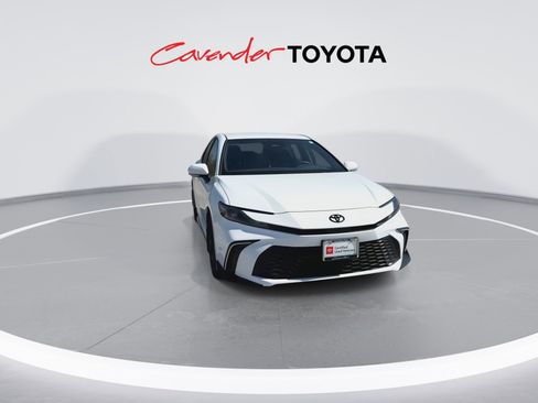 Certified 2025 Toyota Camry SE w/ Convenience Package image 3