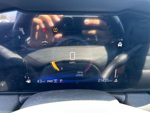 Used 2025 Chevrolet TrailBlazer RS w/ Convenience Package image 19