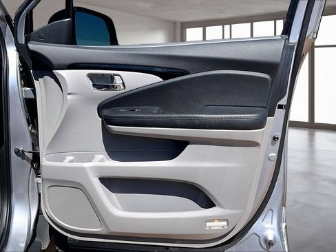 Used 2017 Honda Pilot Elite image 18