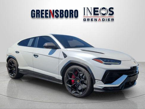 Used 2023 Lamborghini Urus Performante AWD/4WD image 7