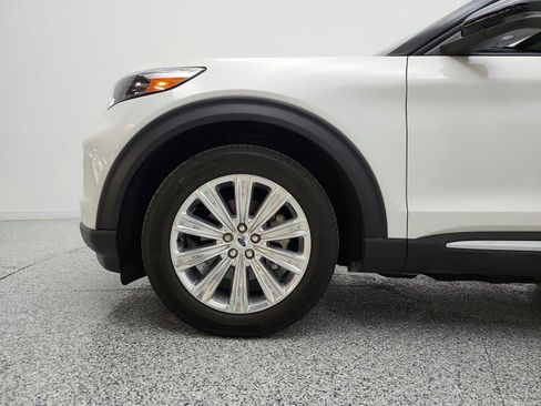 Used 2023 Ford Explorer Limited w/ Limited Technology Package RWD image 37