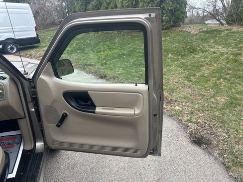 Used 2005 Ford Ranger XL image 16