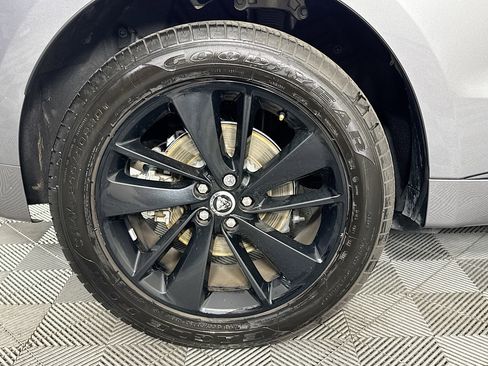 Used 2025 Jaguar F-PACE R-Dynamic S AWD/4WD image 32
