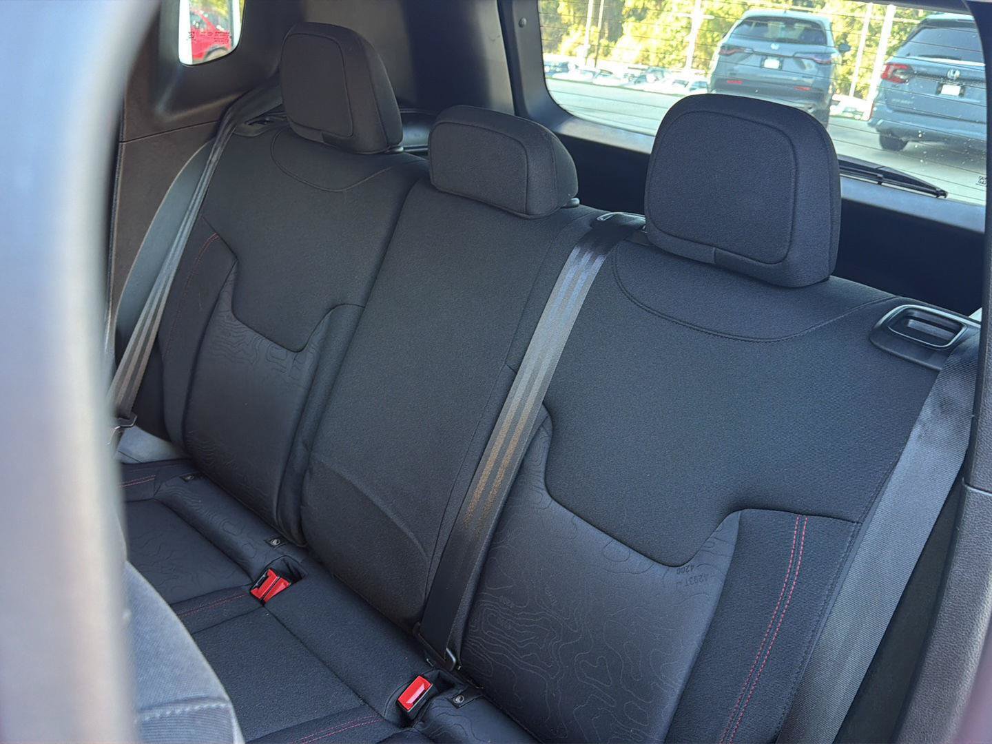 Used 2023 Jeep Renegade Trailhawk AWD/4WD image 31