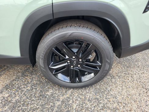 New 2026 Chevrolet Trax ACTIV w/ Sunroof Package FWD image 21
