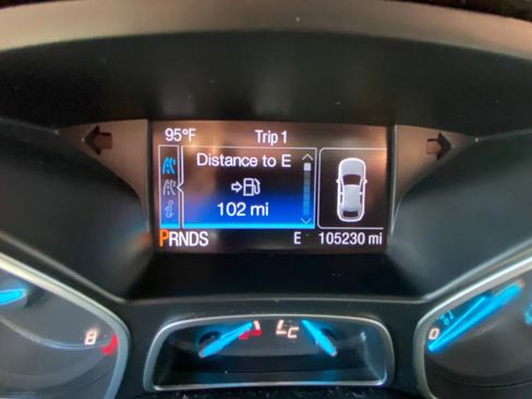 Used 2015 Ford Escape SE w/ Equipment Group 201A FWD image 12