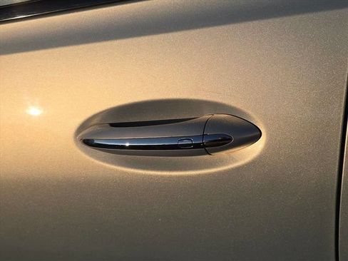 Certified 2023 Chevrolet Bolt EUV Premier FWD image 26