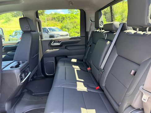 New 2026 GMC Sierra 2500 SLT w/ SLT Premium Package image 8