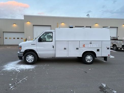 New 2026 Ford E-350 and Econoline 350 Super Duty w/ Power Equipment Group RWD image 21
