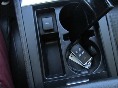 Used 2021 Jaguar F-PACE S image 77