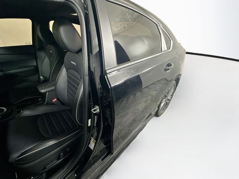 Used 2023 Kia Forte GT-Line w/ GT-Line Premium Package FWD image 12