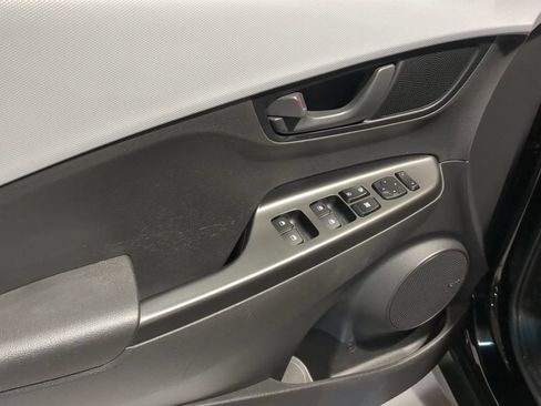Used 2020 Hyundai Kona SEL Plus AWD/4WD image 13