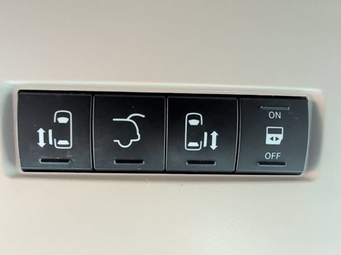 Used 2014 Dodge Grand Caravan SXT FWD image 18