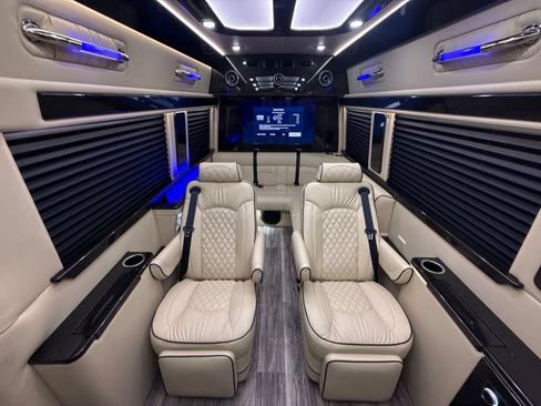 Used 2023 Mercedes-Benz Sprinter 3500 image 21