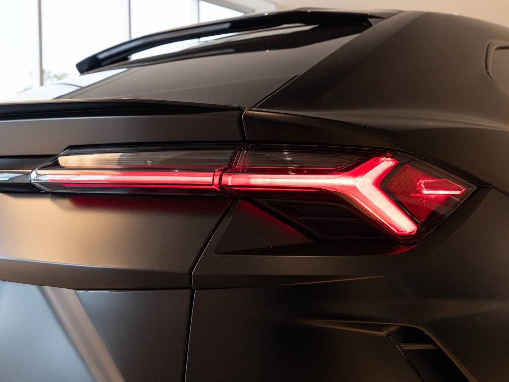 Used 2022 Lamborghini Urus AWD/4WD image 50