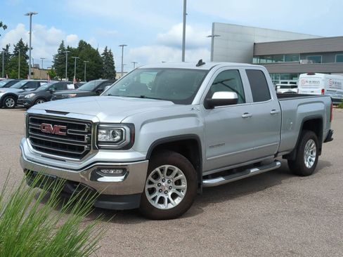 Used 2017 GMC Sierra 1500 SLE image 1