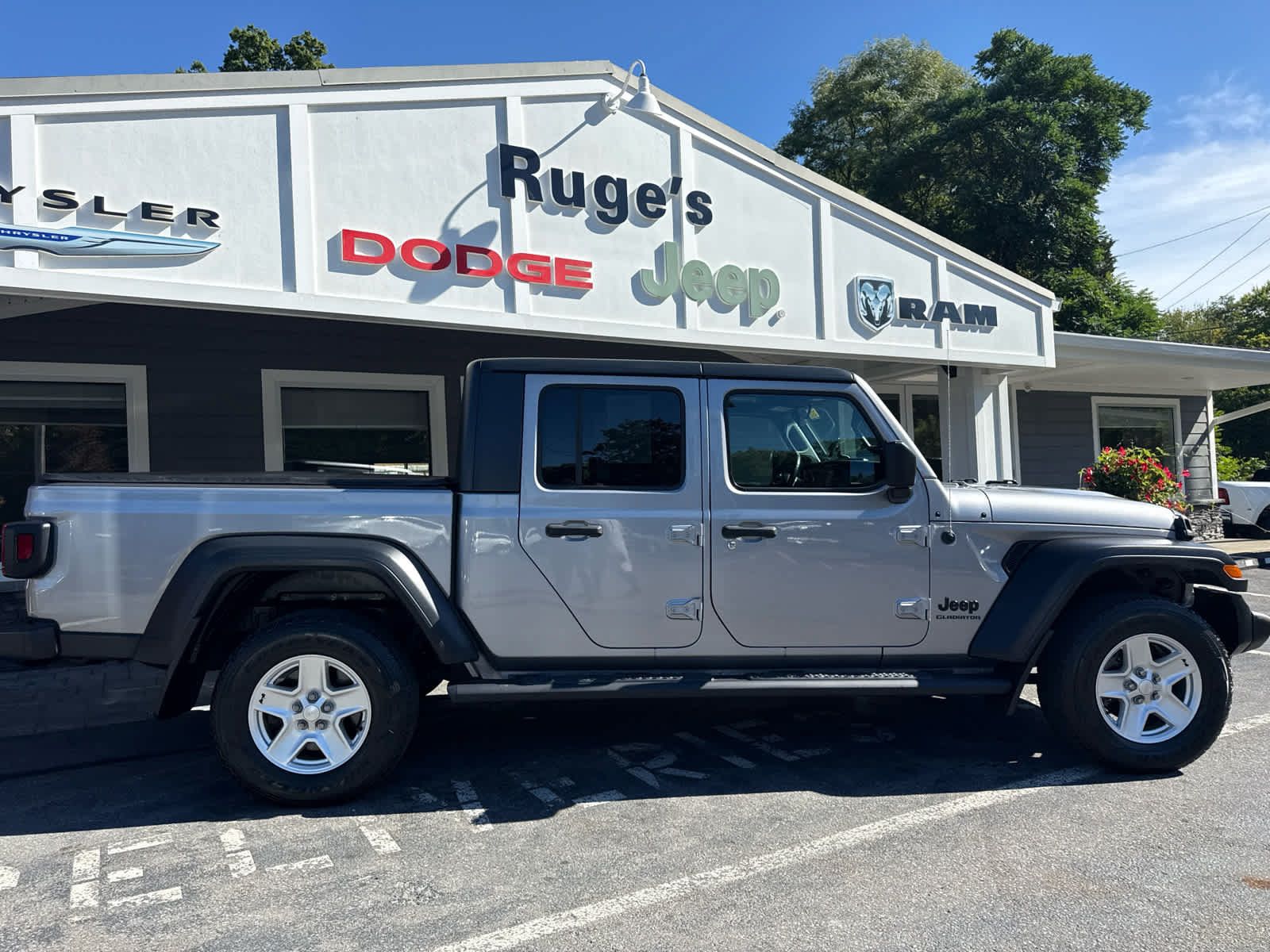 Used 2020 Jeep Gladiator Sport w/ Quick Order Package 24S AWD/4WD image 6