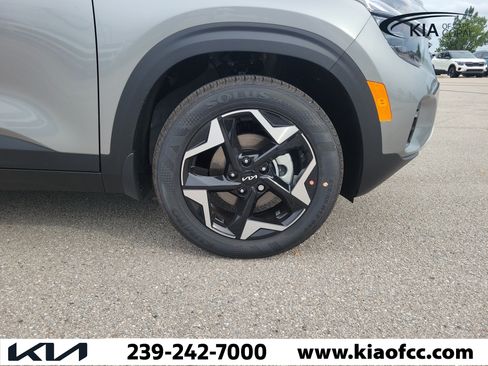 New 2026 Kia Seltos S FWD image 7