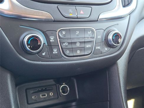 Used 2023 Chevrolet Equinox LT FWD image 26