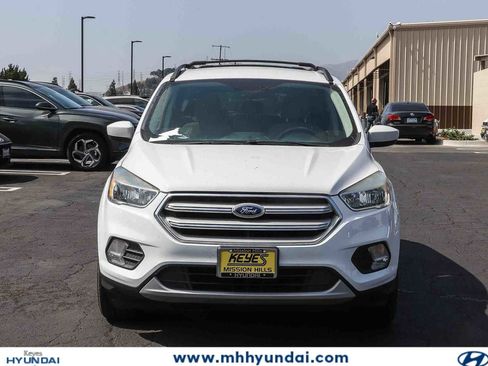Used 2018 Ford Escape SE w/ SE Sync 3 Package AWD/4WD image 6