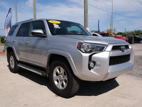 Used 2015 Toyota 4Runner SR5 RWD image 3