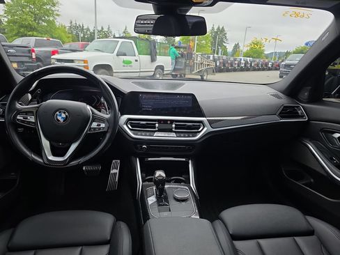 Used 2019 BMW 330i xDrive Sedan w/ Premium Package AWD/4WD image 6