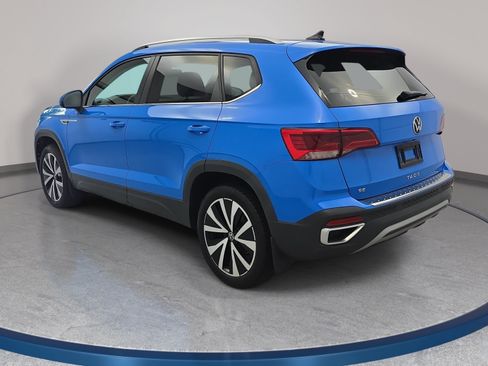 Certified 2023 Volkswagen Taos SE w/ Panoramic Sunroof Package FWD image 7