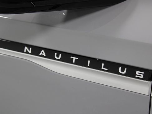 New 2026 Lincoln Nautilus Premier image 11