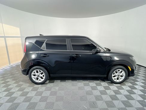 Certified 2024 Kia Soul LX w/ Option Group 015 FWD image 2