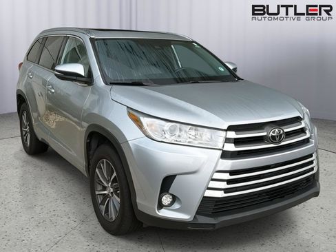 Used 2018 Toyota Highlander XLE FWD image 5