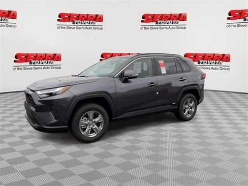 Used 2025 Toyota RAV4 XLE image 5