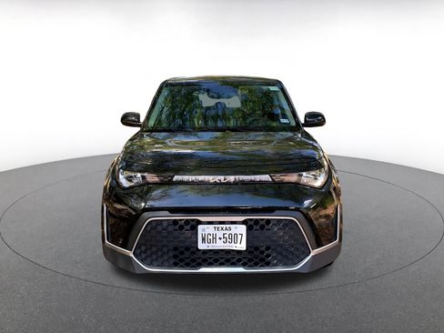 Used 2025 Kia Soul LX w/ LX Technology Package image 2