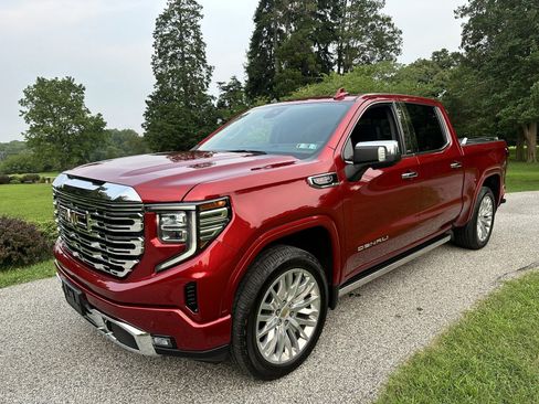Used 2022 GMC Sierra 1500 Denali w/ Denali Reserve Package AWD/4WD image 4