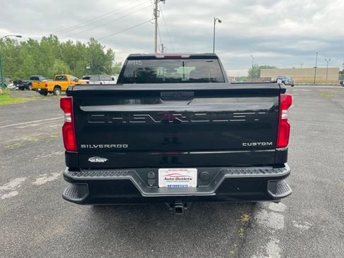 Used 2019 Chevrolet Silverado 1500 Custom w/ Custom Value Package AWD/4WD image 6