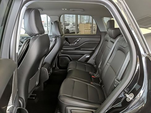 Used 2022 Lincoln Corsair AWD w/ Equipment Group 101A image 11