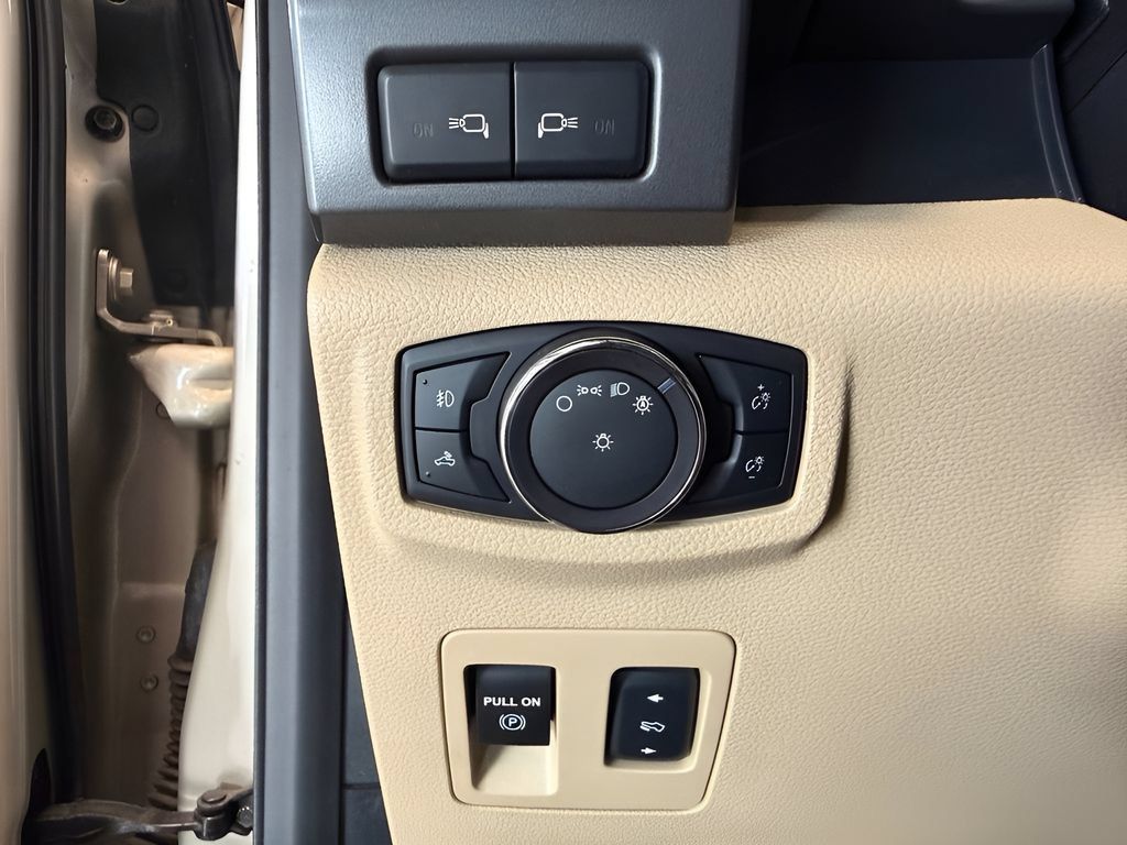 Used 2018 Ford F150 XLT w/ Equipment Group 302A Luxury AWD/4WD image 16