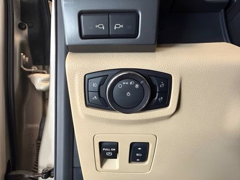 Used 2018 Ford F150 XLT w/ Equipment Group 302A Luxury AWD/4WD image 16