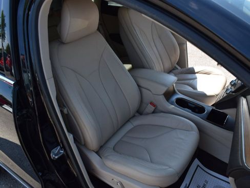 Used 2019 Lincoln MKC Select w/ Select Plus Package FWD image 31